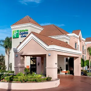 Hotell Express & By Ihg